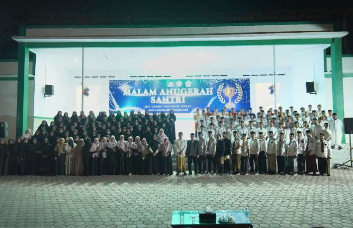 Malam Anugerah Santri MAT Daarut Tahfizh Al Ikhlas Apresiasi dan Motivasi untuk Generasi Qurani